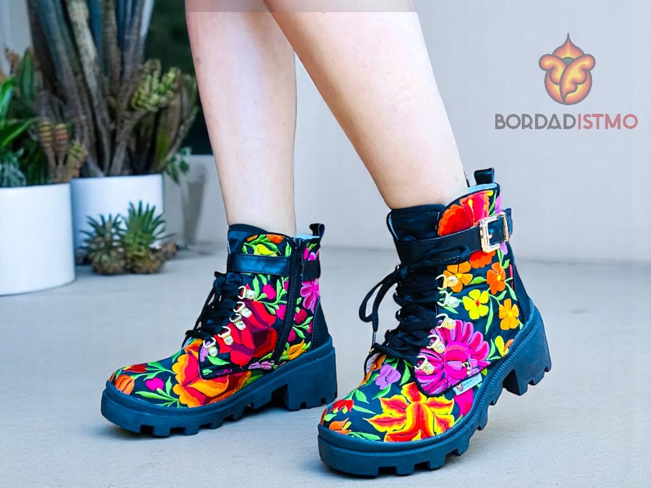 Bota Rockera con Bordado multicolor - Orgullo Zapoteca